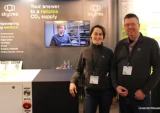 Lucie Jechova en Fred van Veldhoven vertegenwoordigen Skytree, bieden oplossingen met betrekking tot CO2-problematiek.